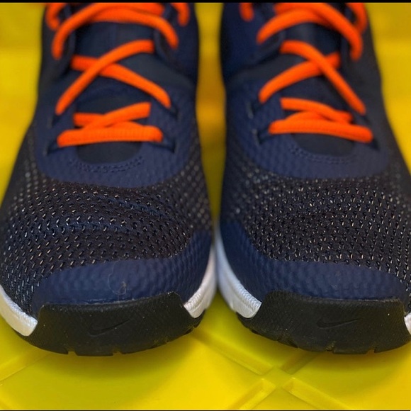 OOS & RARE Men's Nike Navy/Orange Denver Broncos Air Max Typha 2 Shoes 8.5 - Picture 6 of 11